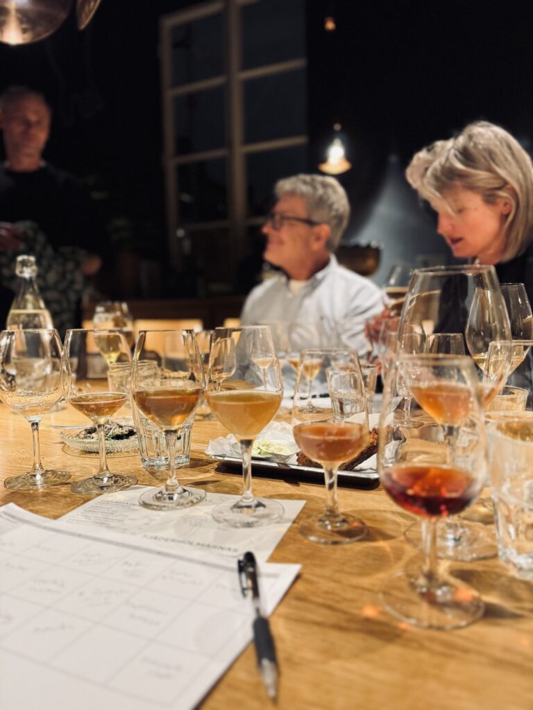 Dryckesakademien arrangerar blindprovning av svensk dryck